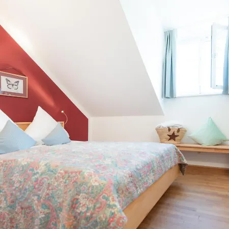 Biohotel Schlossgut 4* 오베람바크