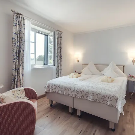 Biohotel Schlossgut Oberambach