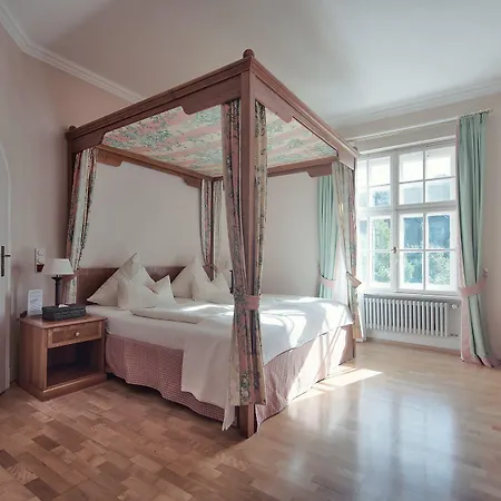 Hotel Biohotel Schlossgut Oberambach