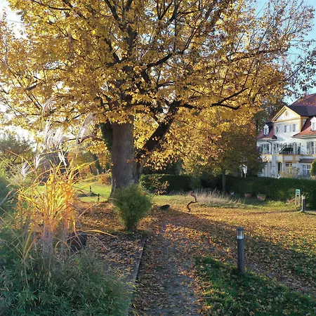 Biohotel Schlossgut Oberambach