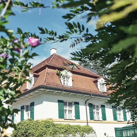 Hotel Biohotel Schlossgut Münsing
