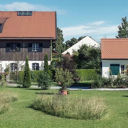 Biohotel Schlossgut 4* Oberambach
