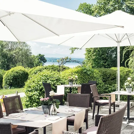 Biohotel Schlossgut Oberambach 4*