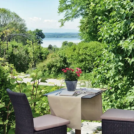 Biohotel Schlossgut Oberambach Hotel Münsing