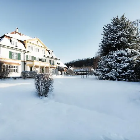 Biohotel Schlossgut ホテル
