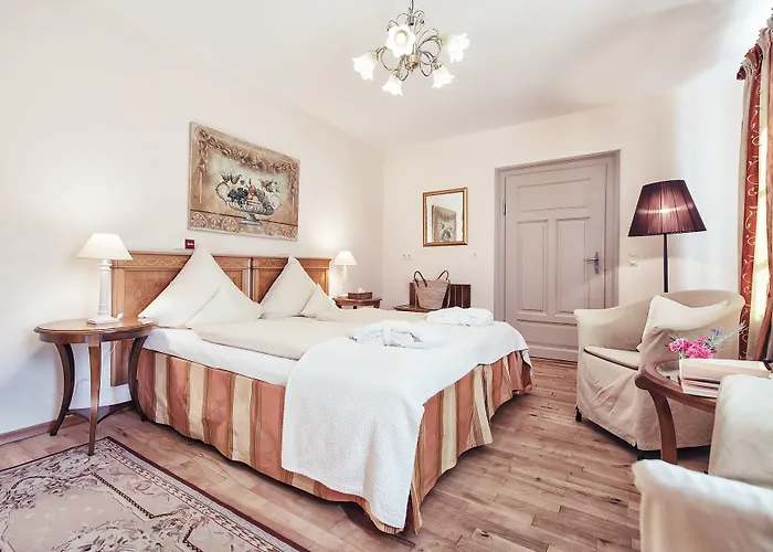 מלון Biohotel Schlossgut Oberambach