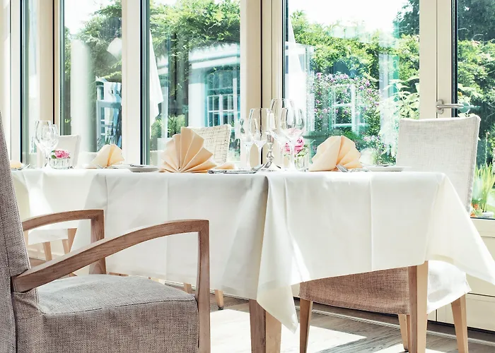 מלון Biohotel Schlossgut Oberambach